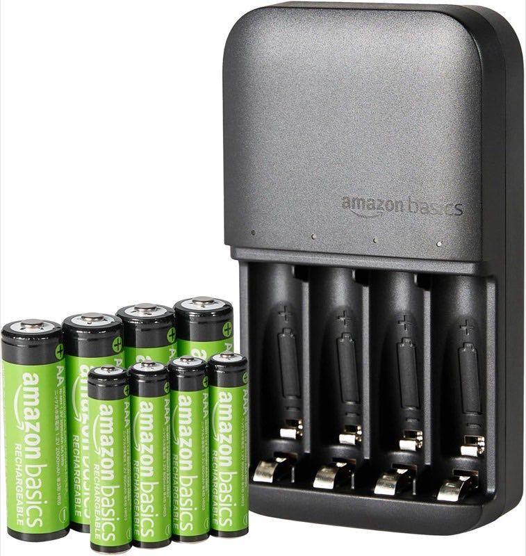 Amazon Basics NiMH-Set, 4 AA und 4 AAA, mit Ladegerät für 4 Zellen