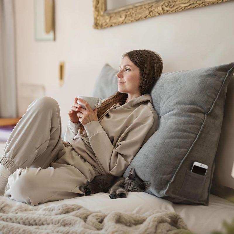 Björn&Schiller Rückenkissen grau, 70 cm - Lesekissen für Bett und Sofa, Keilkissen, Rückenpolster für die Wand, Sitzkissen, Wandkissen, groß mit waschbarem Bezug - Ideal zum Anlehnen